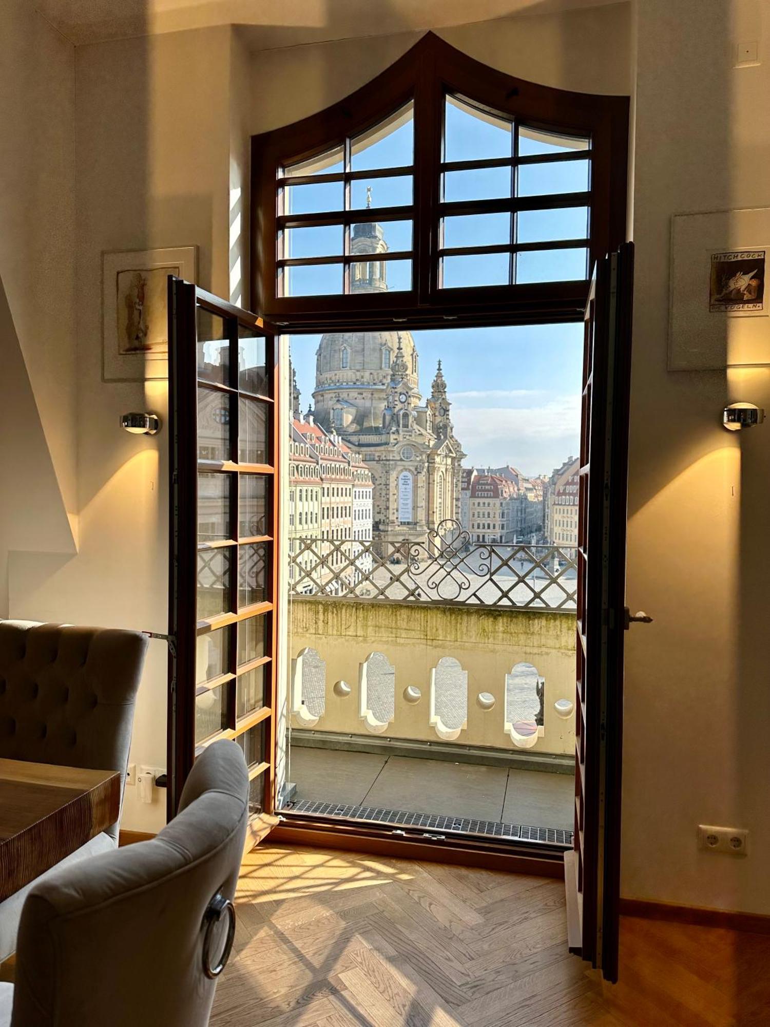 Luxus Suite Mit Einmaligem Blick Auf Die Frauenkirche Дрезден Екстериор снимка